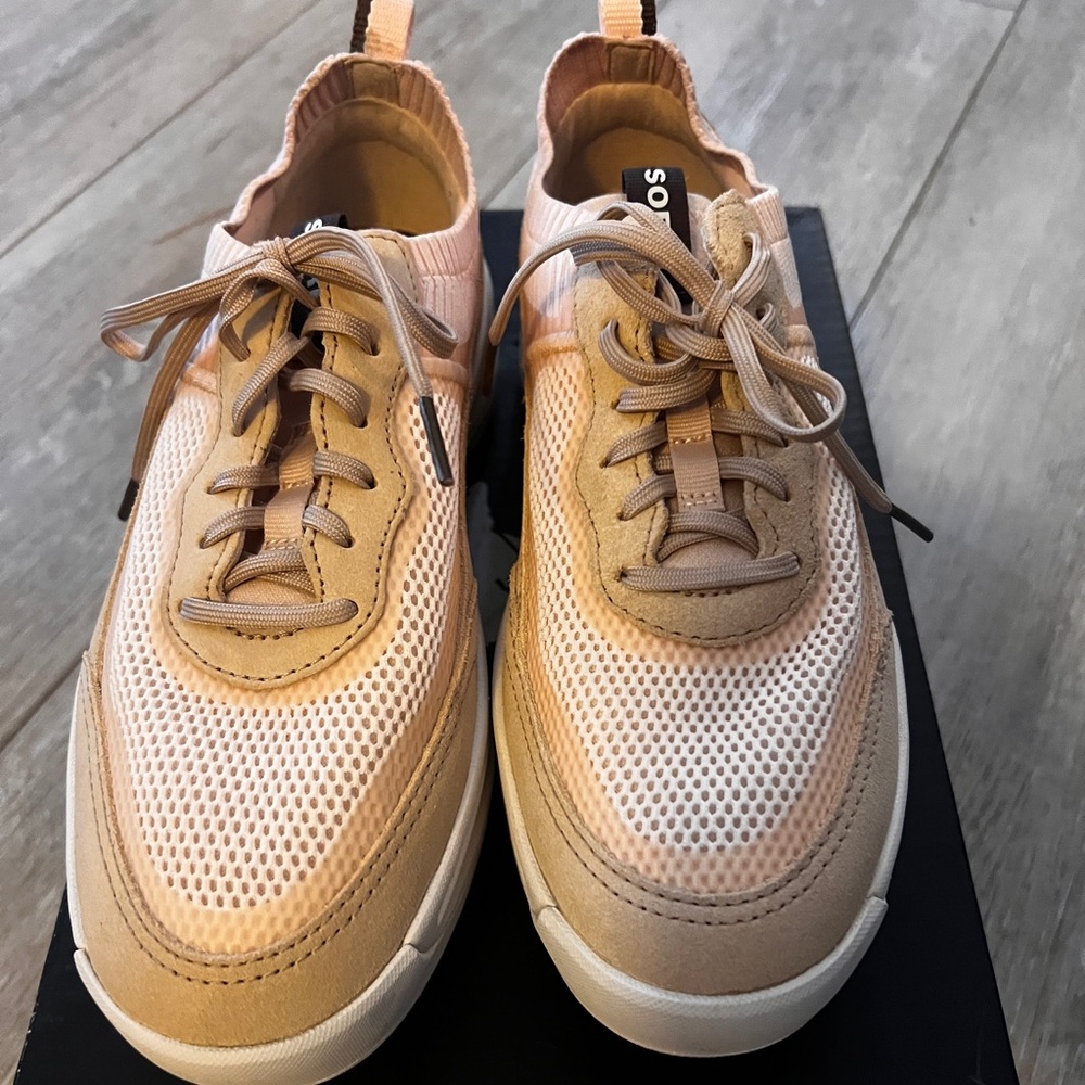 Sorel shoes
Ona 503 low
Size 9.5 women
Tan/ peach